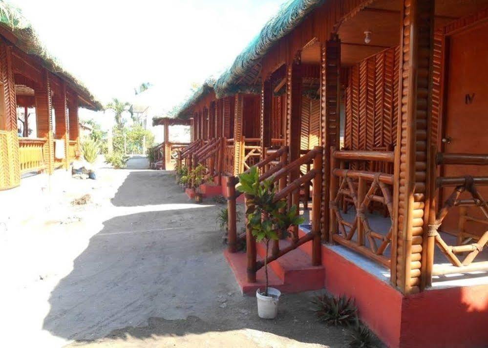 Pareja Tourist Inn Logon Luaran gambar